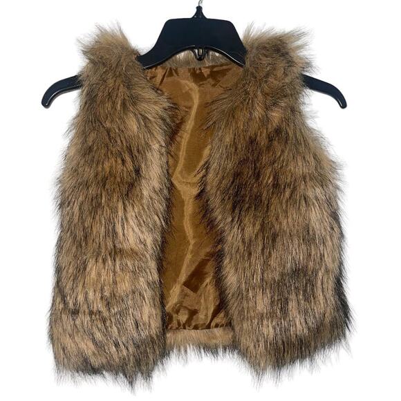 Boutique Other - Girls Brown Fur Vest Set - Size Medium 4T